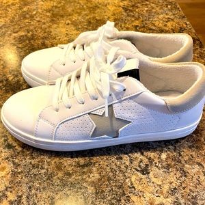 Steve madden sneakers